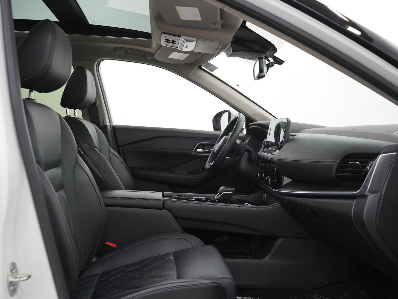 Used 2023 Nissan Rogue Platinum AWD/4WD image 13