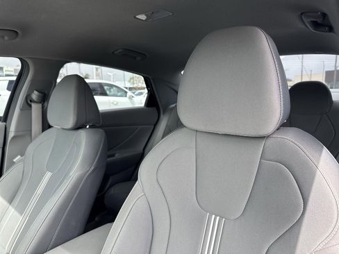 Used 2022 Hyundai Elantra SEL w/ Cargo Package image 23
