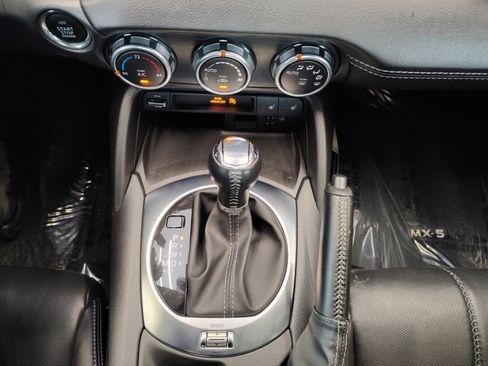 Used 2021 MAZDA MX-5 Miata RF Grand Touring image 25