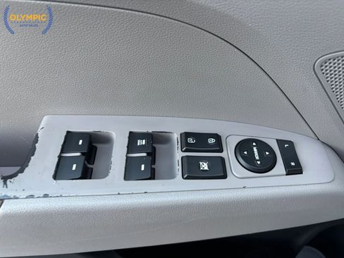 Used 2017 Hyundai Elantra Limited image 31