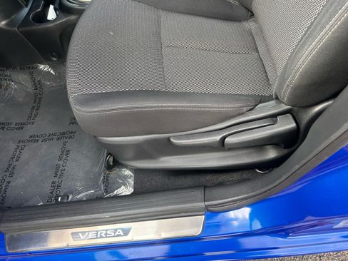 Used 2017 Nissan Versa FWD image 11