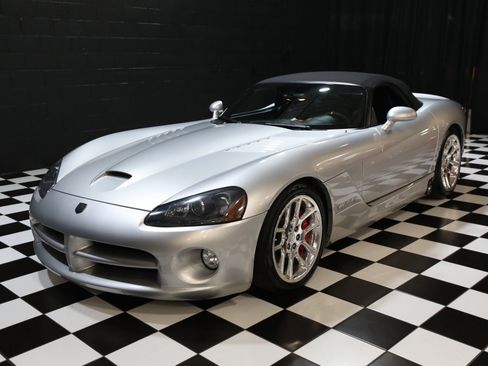 Used 2004 Dodge Viper SRT-10 RWD image 5