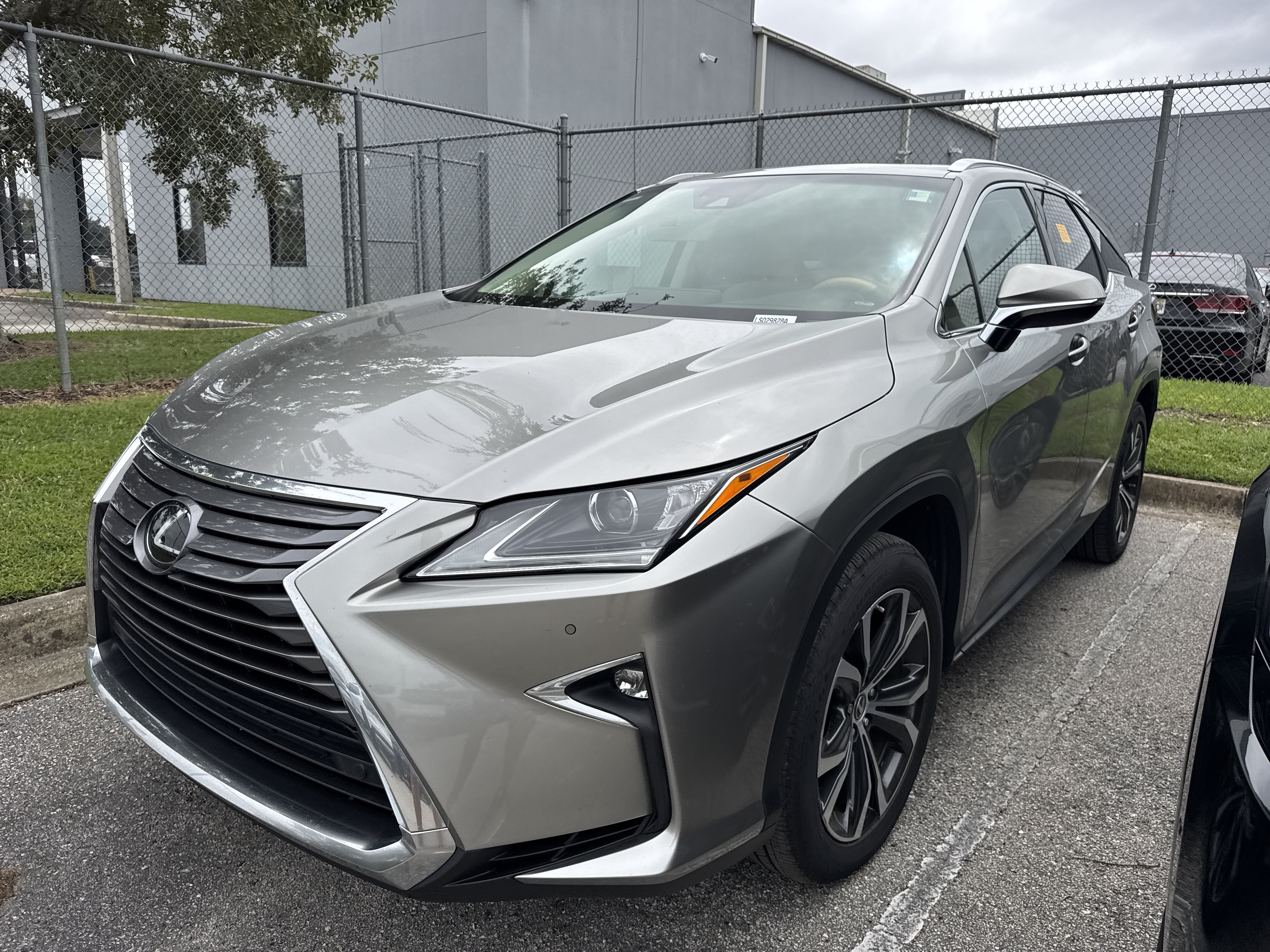 Used 2019 Lexus RX 350L FWD image 4