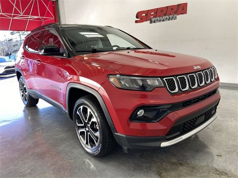 Used 2023 Jeep Compass Limited image 11