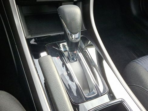 Used 2016 Honda Accord EX image 14