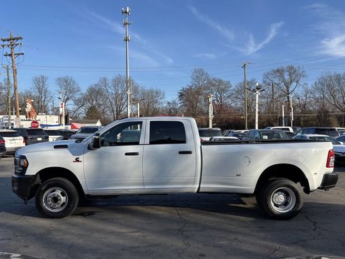 Used 2023 RAM 3500 Tradesman w/ Bed Utility Group image 5
