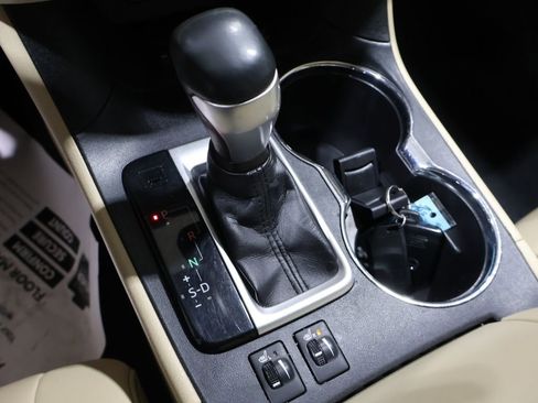 Used 2019 Toyota Highlander XLE image 32