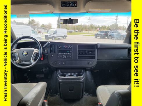 Used 2010 Chevrolet Express 2500 LT w/ LT Preferred Equipment Group RWD image 12