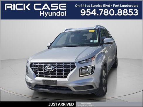 Used 2023 Hyundai Venue SEL FWD image 1