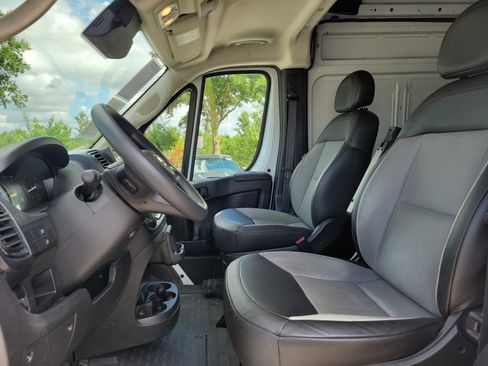 Used 2023 RAM ProMaster 2500 FWD image 13