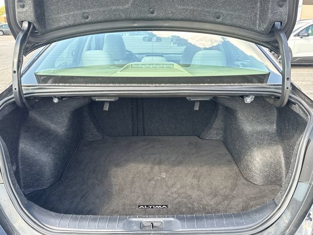 Used 2025 Nissan Altima 2.5 SV FWD image 12