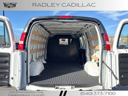 Used 2024 GMC Savana 2500 w/ Driver Convenience Package image 10