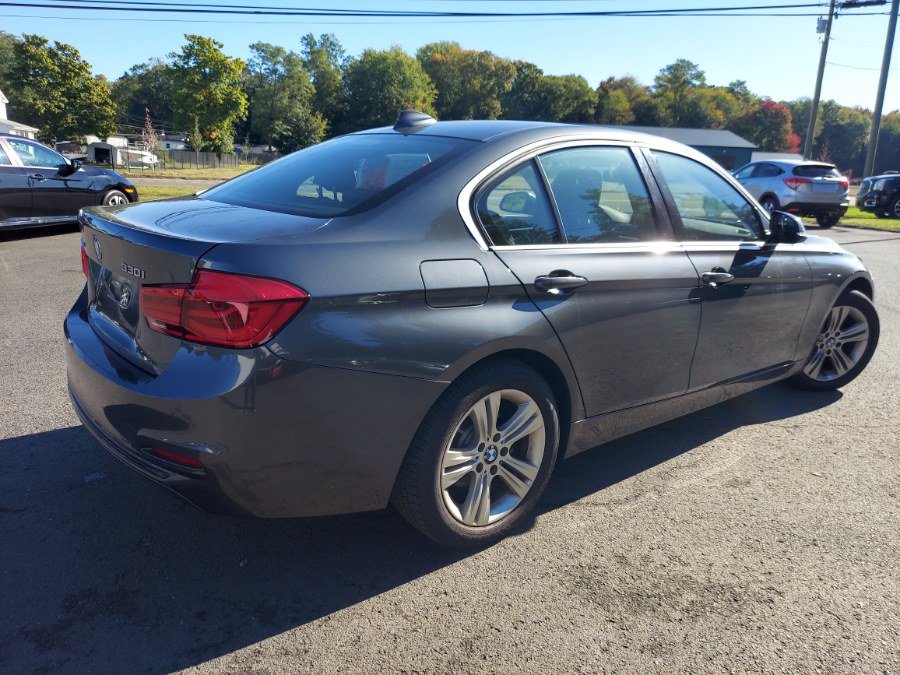 Used 2018 BMW 330i xDrive Sedan AWD/4WD image 4