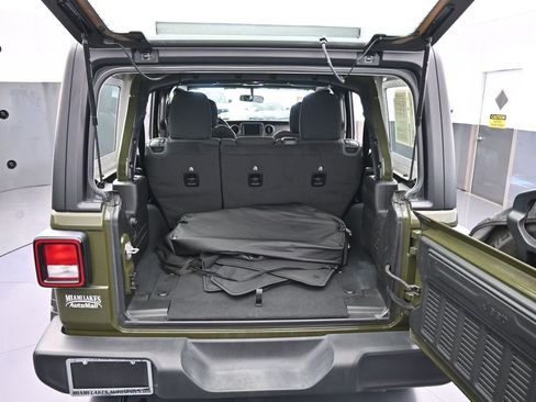 Used 2022 Jeep Wrangler Unlimited Sport image 34