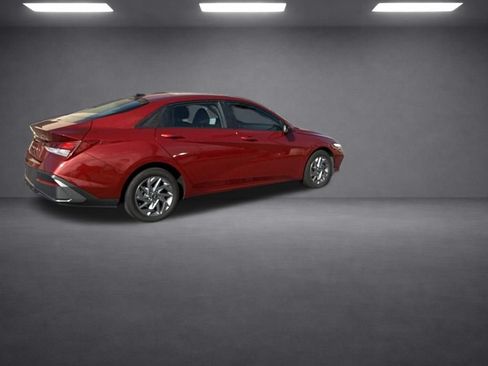 Used 2024 Hyundai Elantra SEL FWD image 14