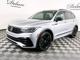 Used 2022 Volkswagen Tiguan SE R-Line image 3