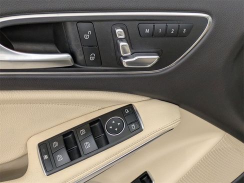 Used 2018 Mercedes-Benz GLA 250 4MATIC image 16