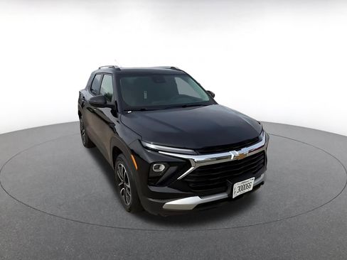 Used 2025 Chevrolet TrailBlazer LT image 3
