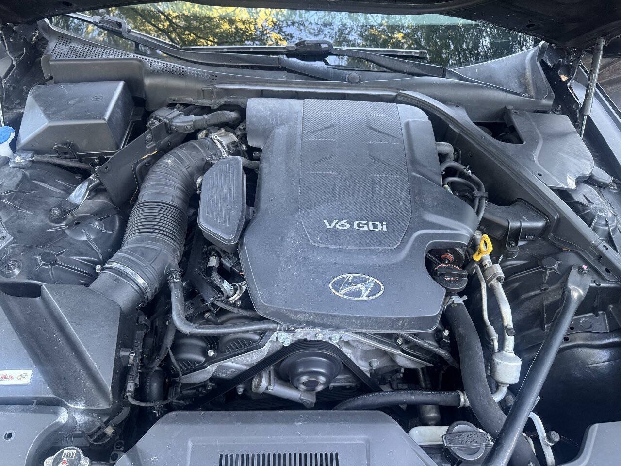 Used 2015 Hyundai Genesis 3.8 RWD image 31