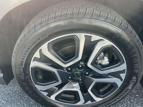 Used 2024 Subaru Ascent Limited image 8