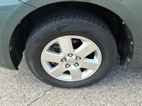 Used 2004 Toyota Sienna XLE w/ XLE Pkg 14 FWD image 11
