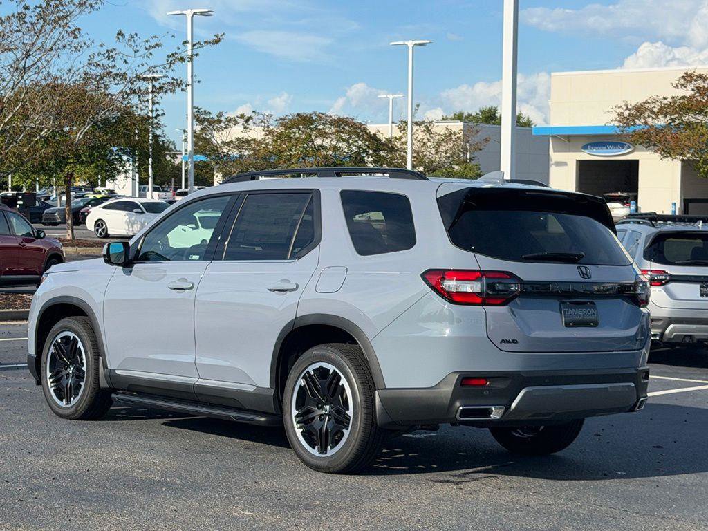 New 2026 Honda Pilot Touring image 8