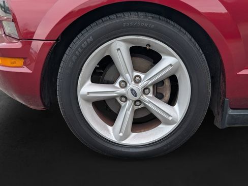Used 2006 Ford Mustang Convertible RWD image 24