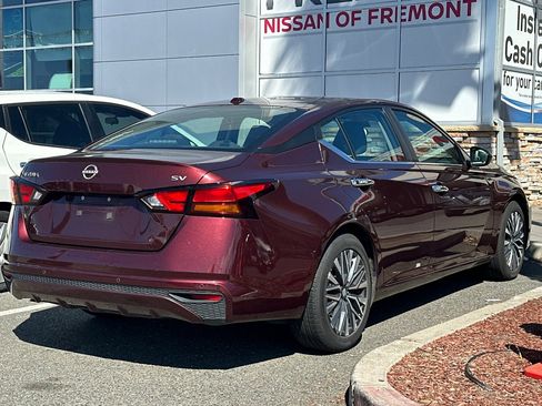 Certified 2024 Nissan Altima 2.5 SV image 3