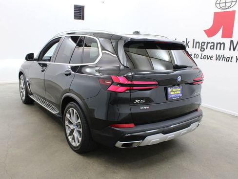 Used 2024 BMW X5 xDrive50e AWD/4WD image 3