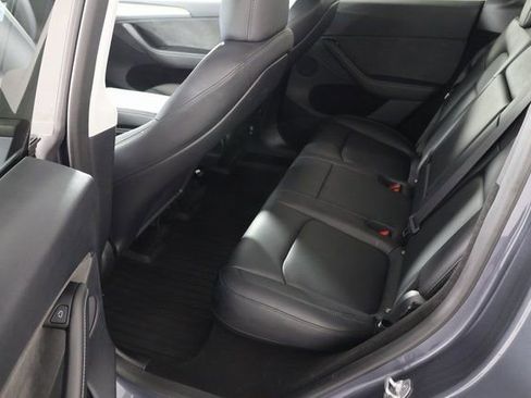 Used 2023 Tesla Model Y Long Range image 19