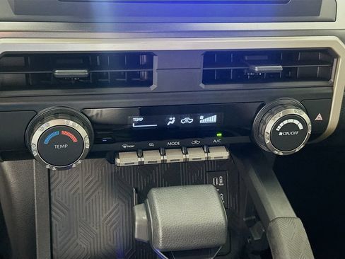 Used 2025 Toyota Tacoma SR5 AWD/4WD image 16