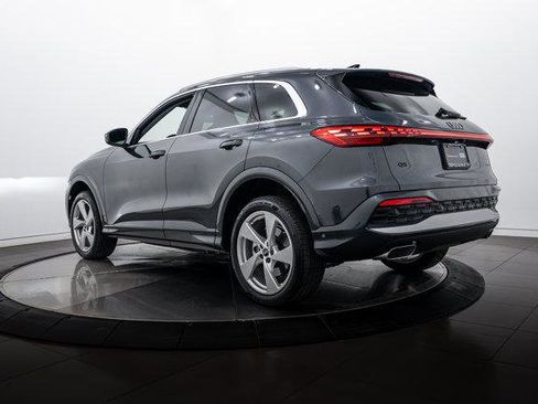 Certified 2025 Audi Q5 Premium w/ Premium Plus AWD/4WD image 5