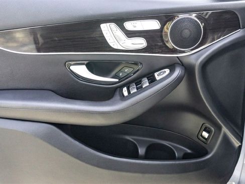 Used 2022 Mercedes-Benz GLC 300 4MATIC image 10