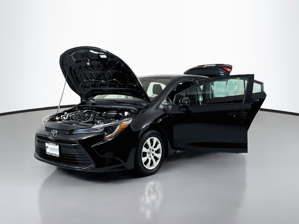 Used 2025 Toyota Corolla LE FWD image 16