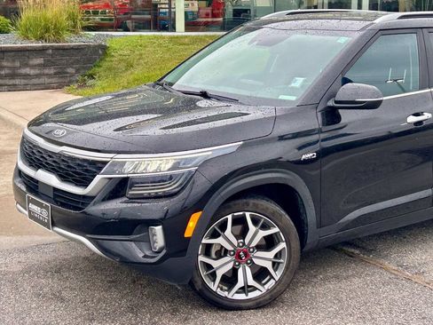Used 2021 Kia Seltos SX w/ SX Sunroof Package AWD/4WD image 2