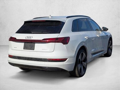 Used 2022 Audi e-tron Premium Plus w/ Premium Plus Package image 5