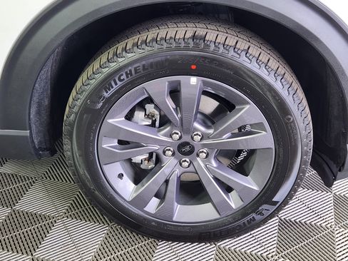 New 2026 Ford Explorer Active w/ Active Comfort Package image 9