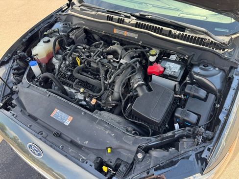 Used 2019 Ford Fusion SE FWD image 23