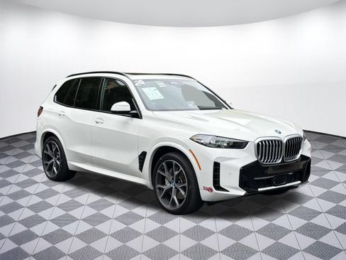 Used 2024 BMW X5 xDrive50e w/ M Sport Package AWD/4WD image 7