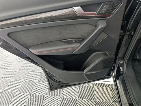 Used 2019 Audi SQ5 Prestige w/ Prestige Package image 29