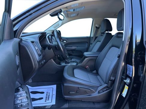 Used 2022 Chevrolet Colorado Z71 w/ Z71 Midnight Edition AWD/4WD image 10
