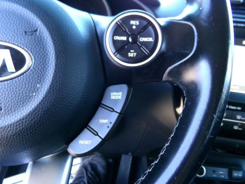 Used 2019 Kia Soul + w/ Audio Package image 5