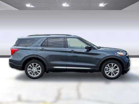 Used 2023 Ford Explorer XLT w/ Equipment Group 202A AWD/4WD image 6