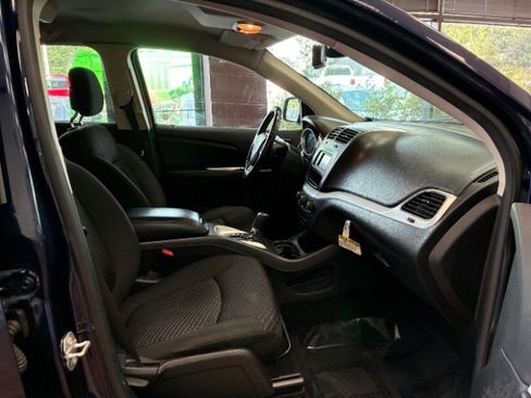 Used 2019 Dodge Journey SE w/ Connectivity Group image 25