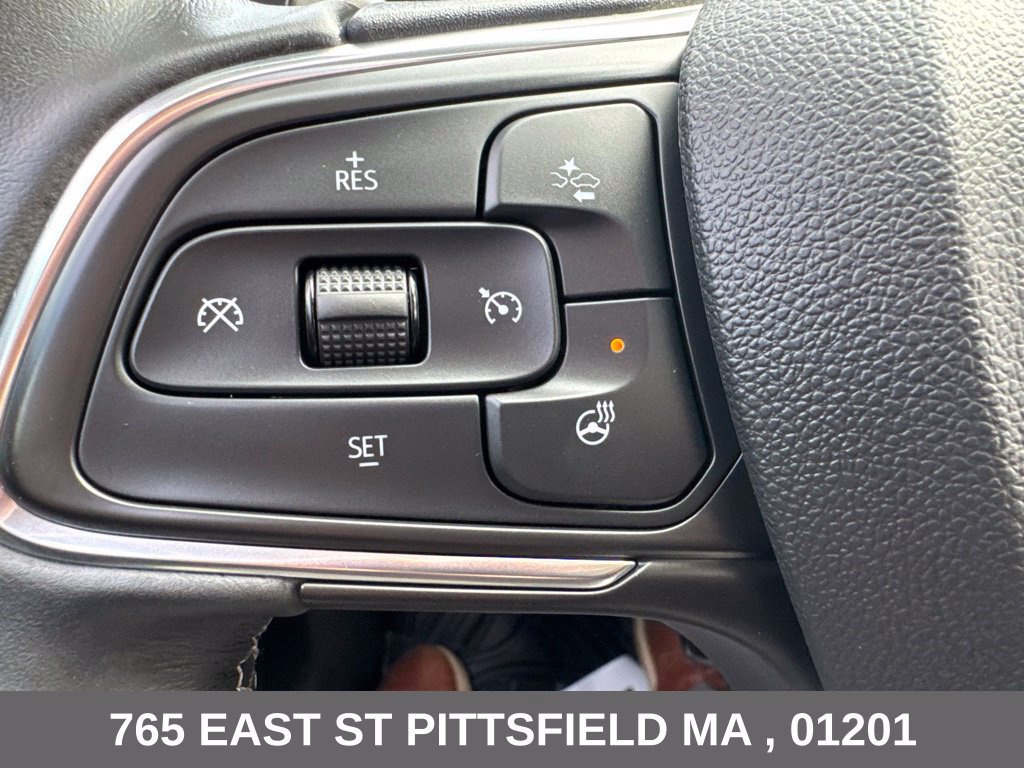 Used 2023 Buick Envision Avenir AWD/4WD image 18