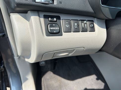 Used 2013 Toyota Highlander SE AWD/4WD image 17