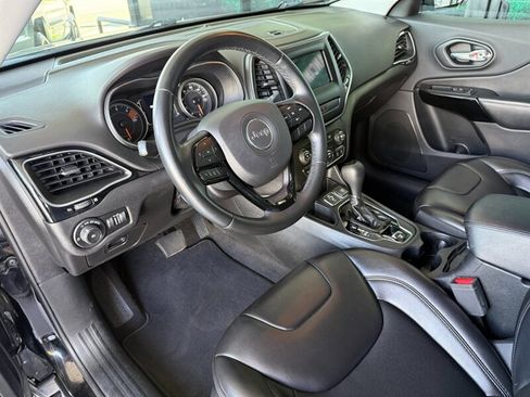 Used 2019 Jeep Cherokee Latitude Plus image 16