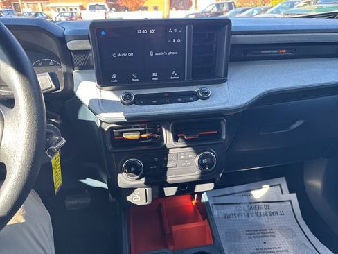 Used 2022 Ford Maverick XLT image 3