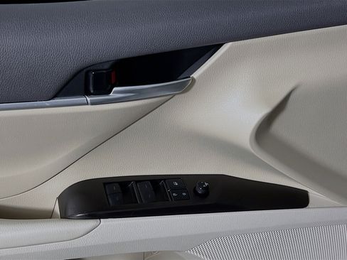 Used 2021 Toyota Camry LE image 17