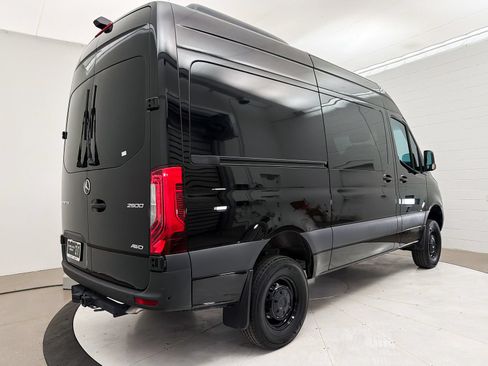 Used 2024 Mercedes-Benz Sprinter 2500 image 16